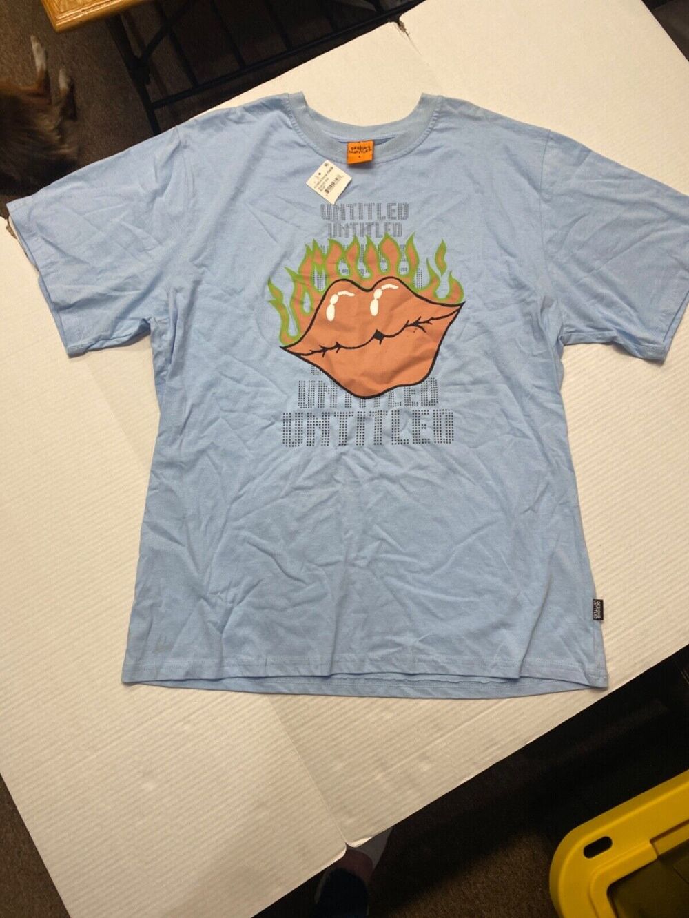 DESIGNS UNTITLED Men's T-Shirt Graphic Lips Fire Blue Coral Pink Green Large(b8)